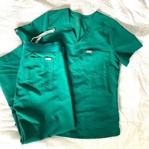 Figs, Size M, Petite